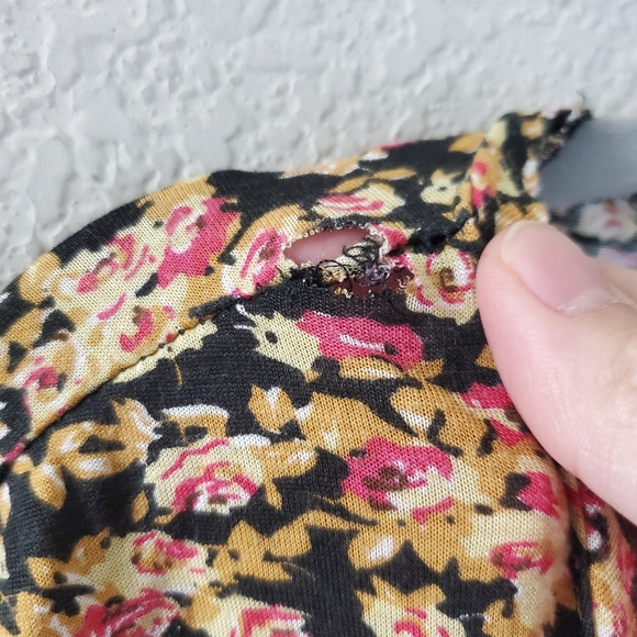 Volcom floral asymmetrical tunic top - Picture 9 of 9